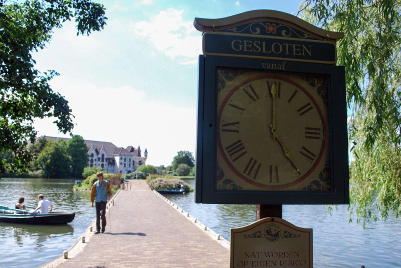 Bestand:Roeivijver-klok-juli2010.jpg