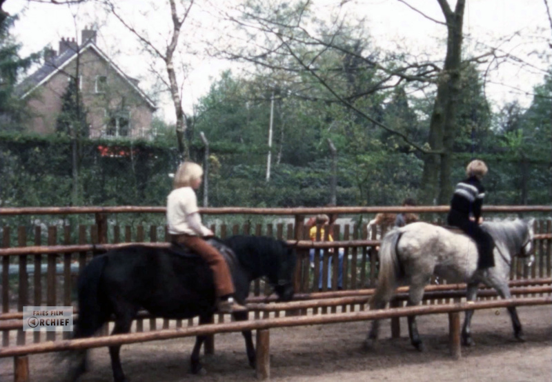 Bestand:Ponymanege1977-1.jpg