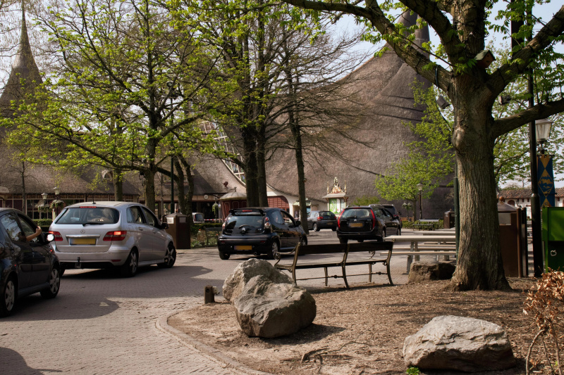 Bestand:CovidAutotochtDwarrelplein.jpg