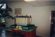 De bouw van het <a href="/lemma/Efteling_Hotel" title="Efteling Hotel">Efteling Hotel</a>, tussen september <a href="/lemma/1991" title="1991">1991</a> en de opening in juni <a href="/lemma/1992" title="1992">1992</a>