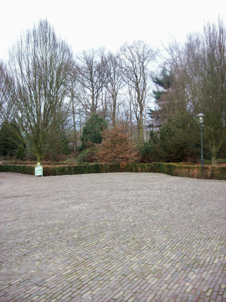 Bestand:Raveleijnplek-ingangwest-close-dec2008.jpg