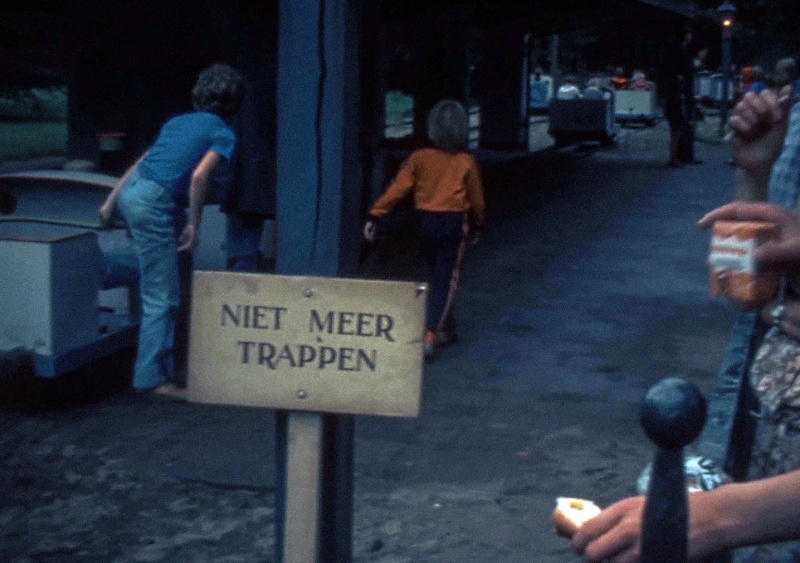 Bestand:Nietmeertrappenbordje1973.jpg