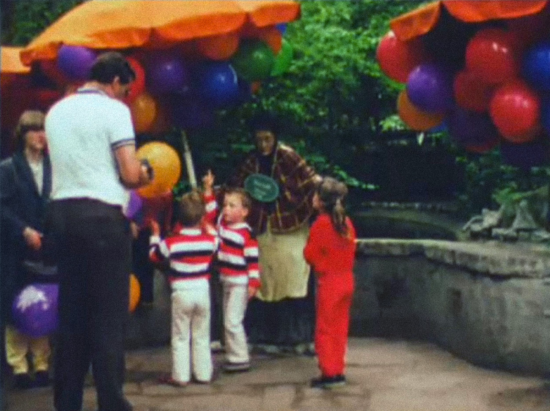 Bestand:Ballonnenvrouwtje1981-los.jpg