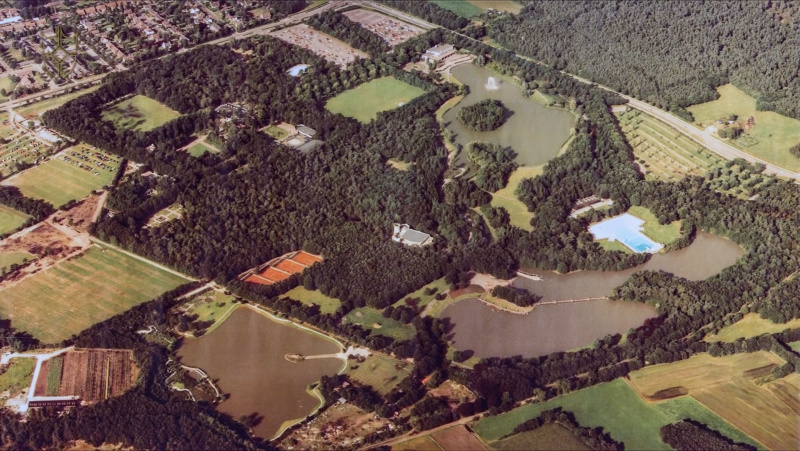 Bestand:Luchtfoto1979-groot.jpg