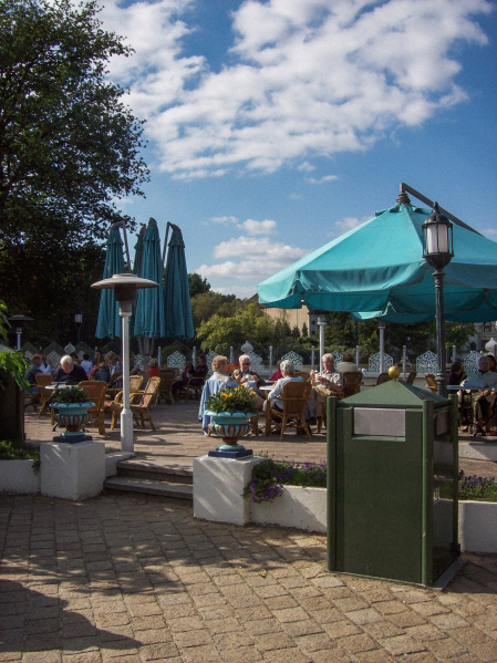 Bestand:Oase-terras-sept08.jpg