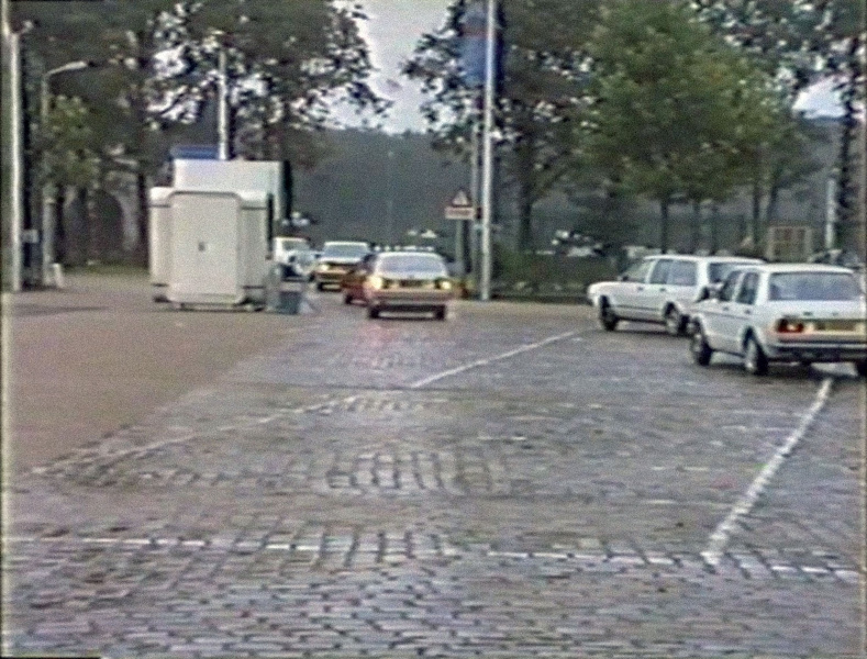 Bestand:Parkeerplaatsnoord-uitrijden-1992.jpg