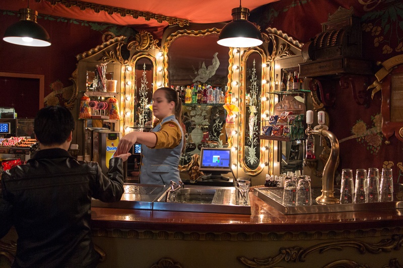 Bestand:Stoomcarrousel-bar.jpg