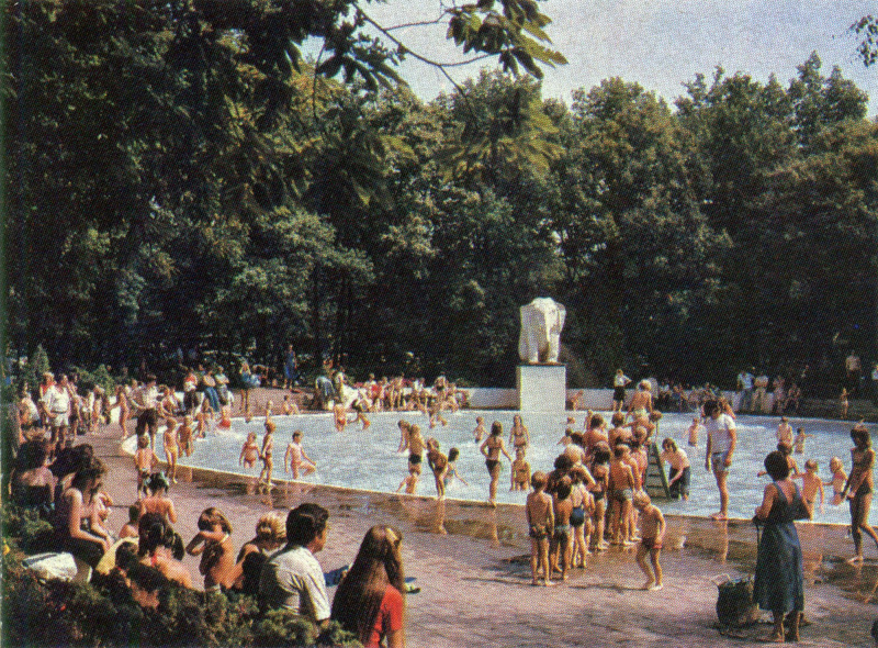 Bestand:Kinderbad1980.jpg