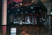 Gelagkamer, bar van het <a href="/lemma/Efteling_Hotel" title="Efteling Hotel">Efteling Hotel</a>, vlak voor de officiële opening in juni <a href="/lemma/1992" title="1992">1992</a>