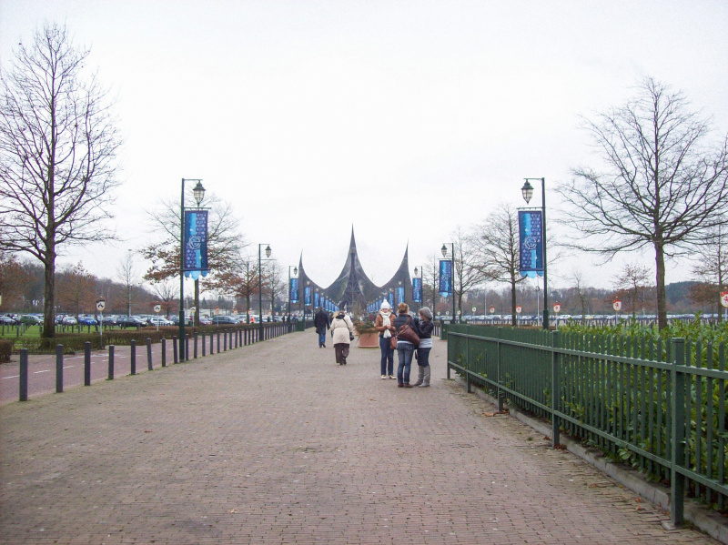 Bestand:Parkeerpromenade-parkeerplaats-wintervaandels-nov2008.jpg