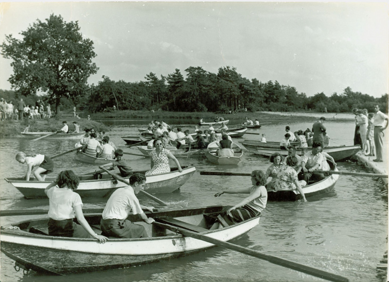 Bestand:RoeiKanoovijver.jpg