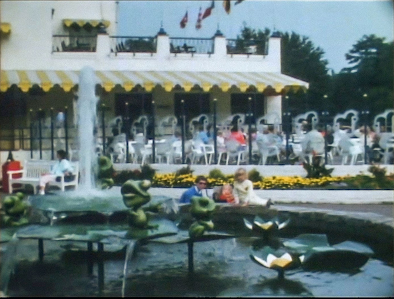 Bestand:Noorderplein-fontein-caferes-1984.jpg