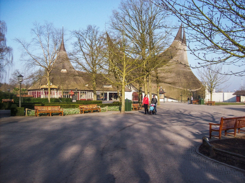 Bestand:Dwarrelplein-april2009.jpg