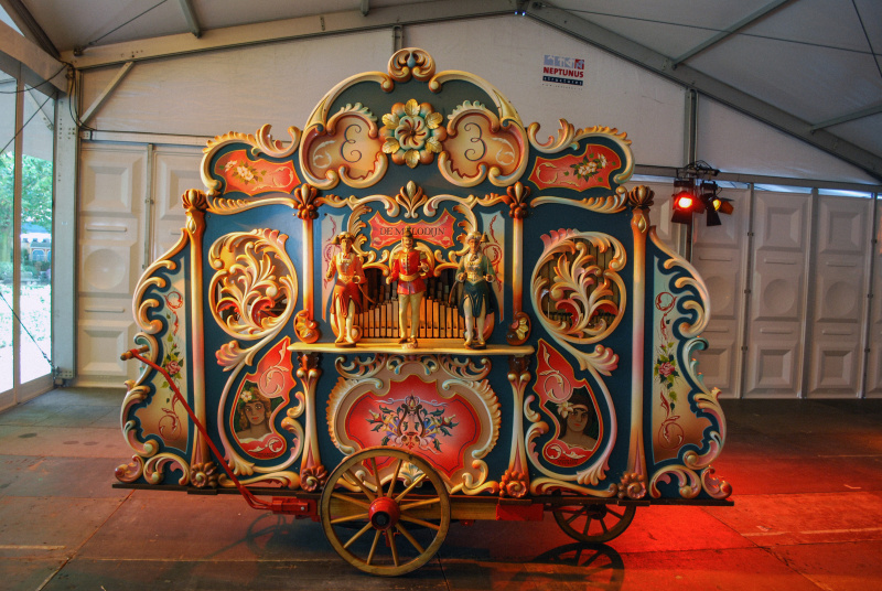 Bestand:Circus-antonpieck-melodijn-sept09.jpg