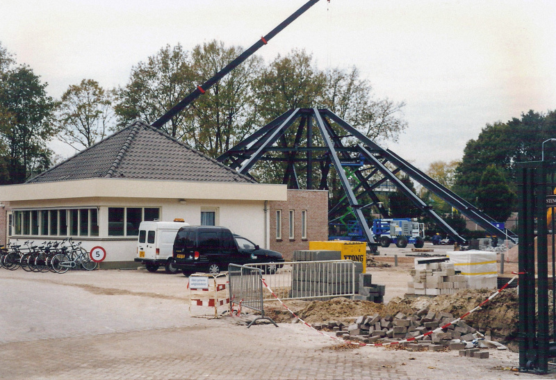 Bestand:Vogelrokbouw64.jpg